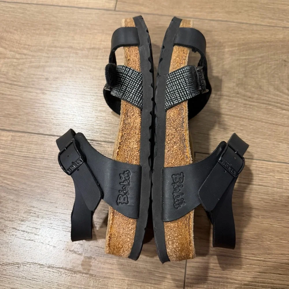 Birki’s lilie Birkenstocks Black with white strapped Sandals, size 38